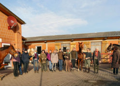 Gruppenbild der aktiven und passiven Teilnehmer mit Sabine Mosen